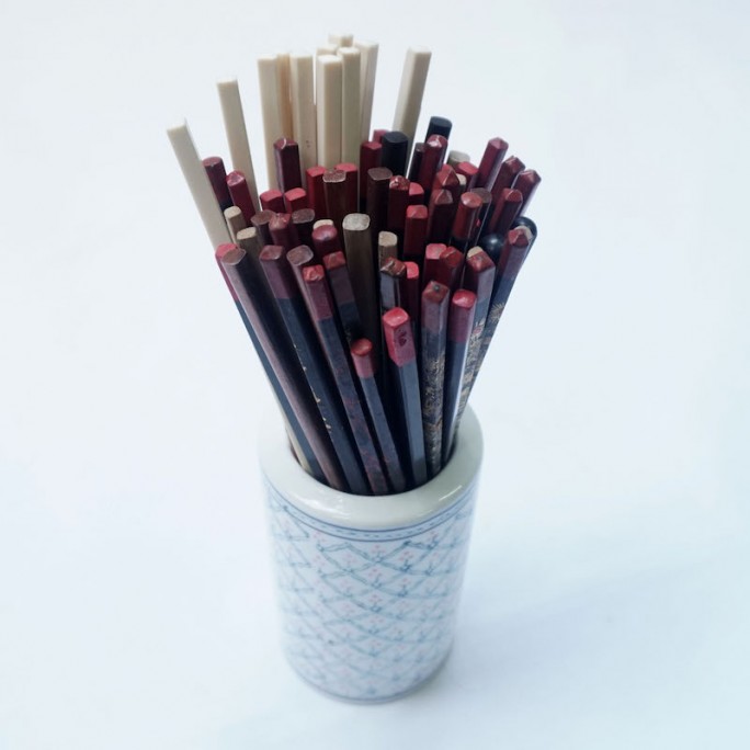 Ceramic Chopstick Holder w Chopsticks